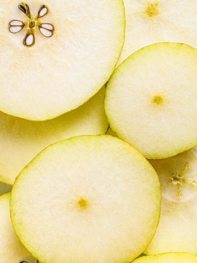Crunchy Munchies: Apple and Pear Weight Loss Wonders